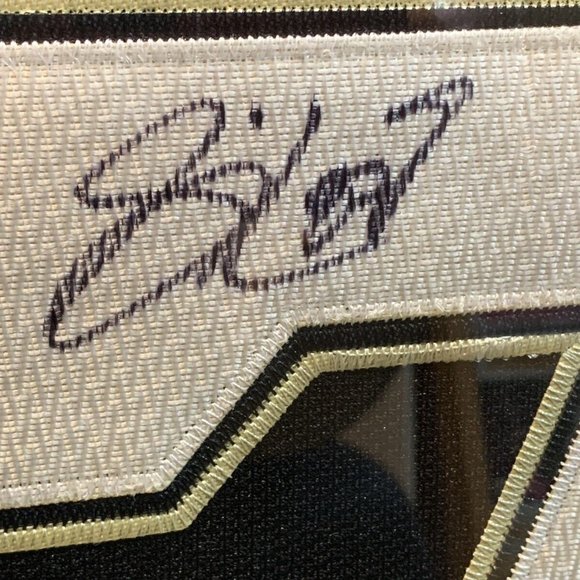44” X 36” Pittsburgh Penguins SIDNEY CROSBY Autographed Jersey FRAMEWORTH Framed - Picture 8 of 9